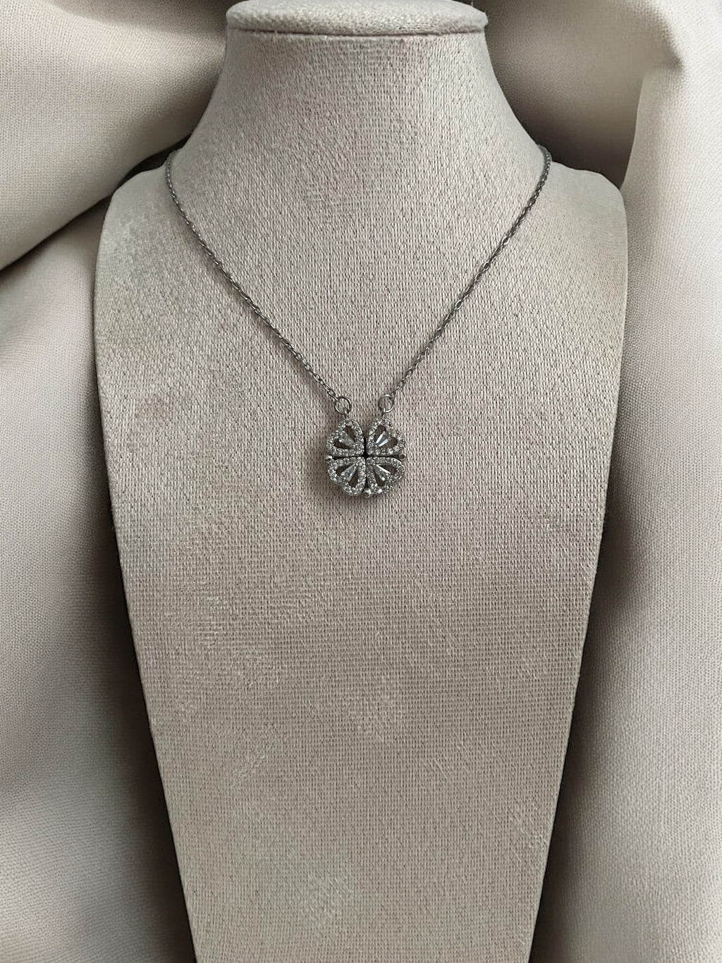 Necklace - Celeste Clover Silver