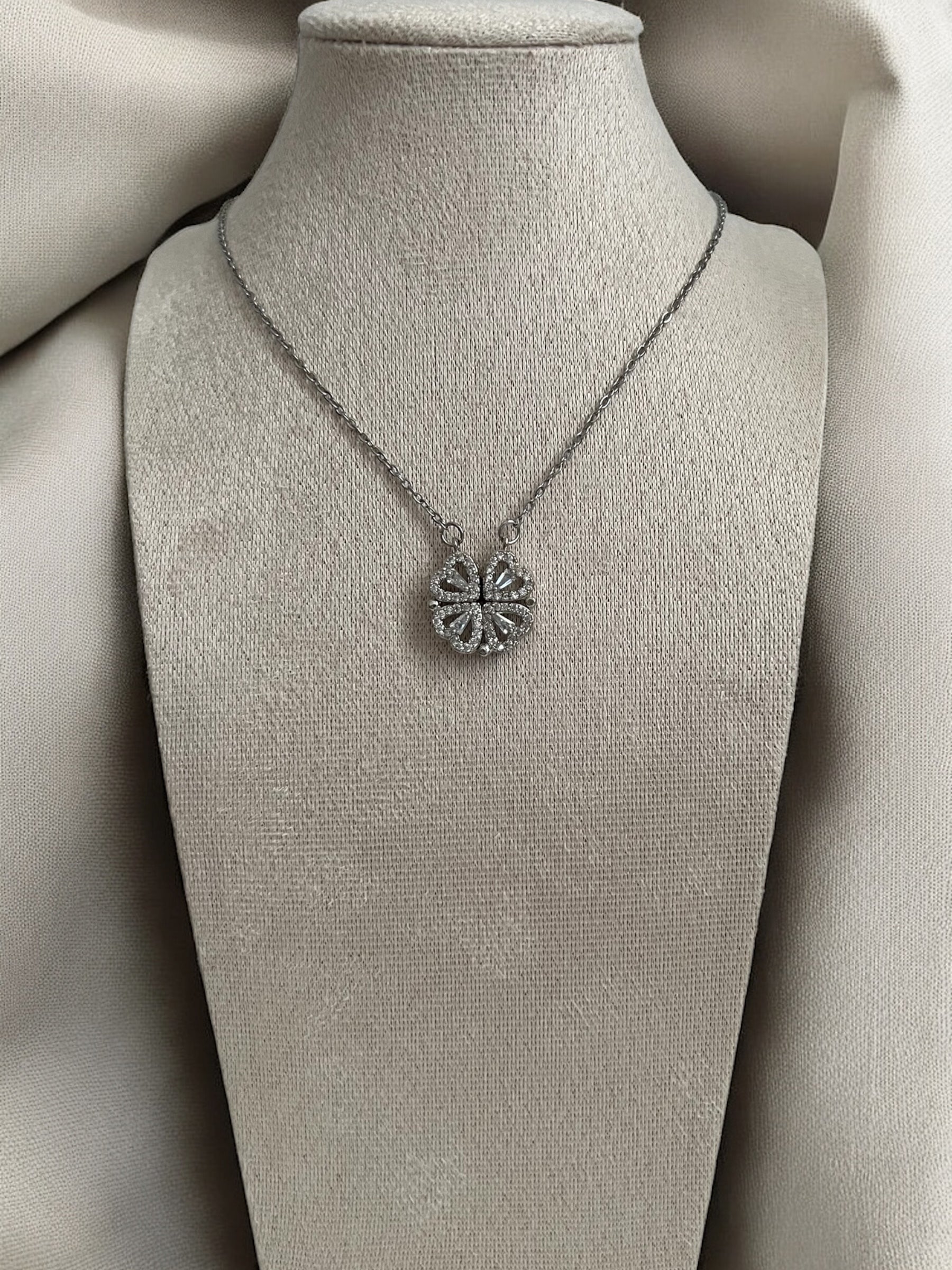 Necklace - Celeste Clover Silver