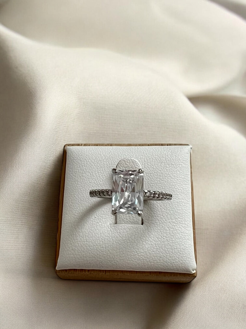 Ring - Crystal Whisper
