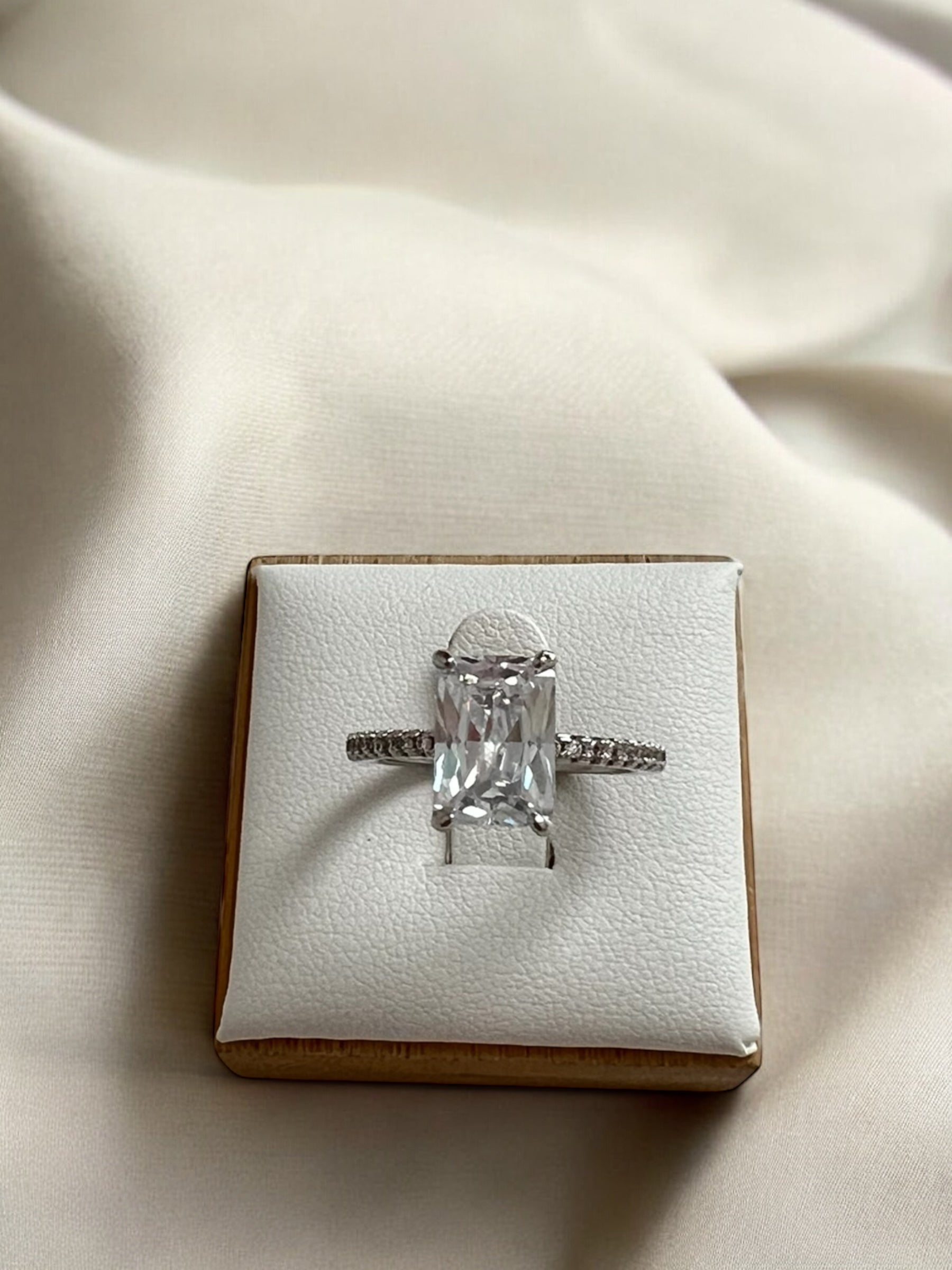 Ring - Crystal Whisper