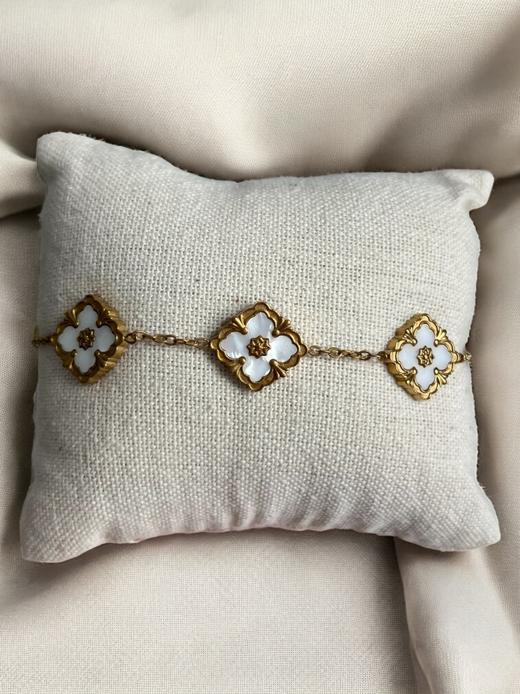 Bracelet - Vintage Clover