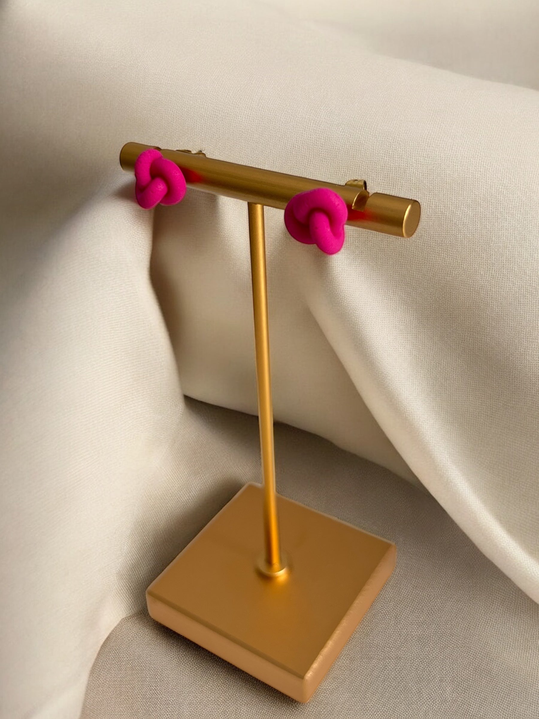 CC-Earrings - Knot Dots