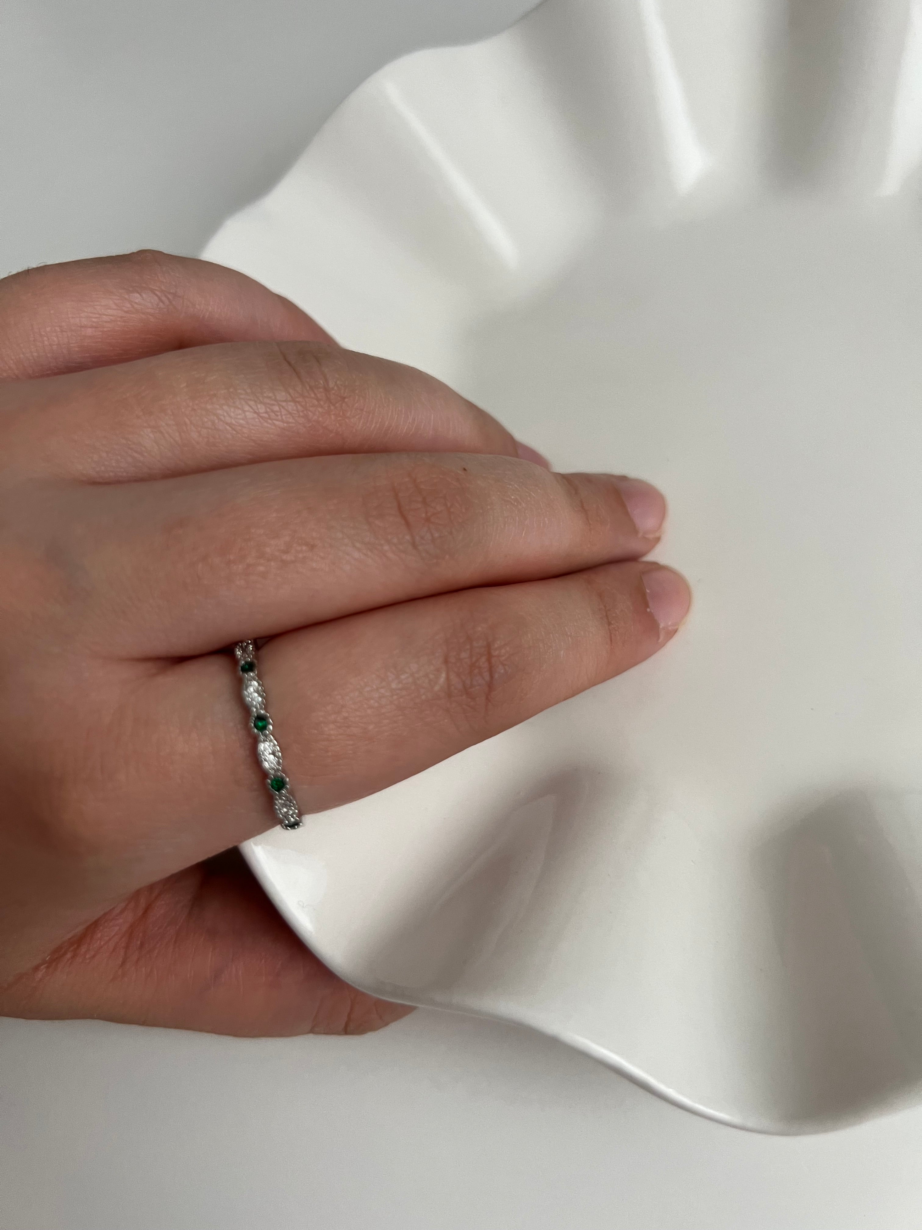 Ring - Emerald Band - 925 Sterling Silver