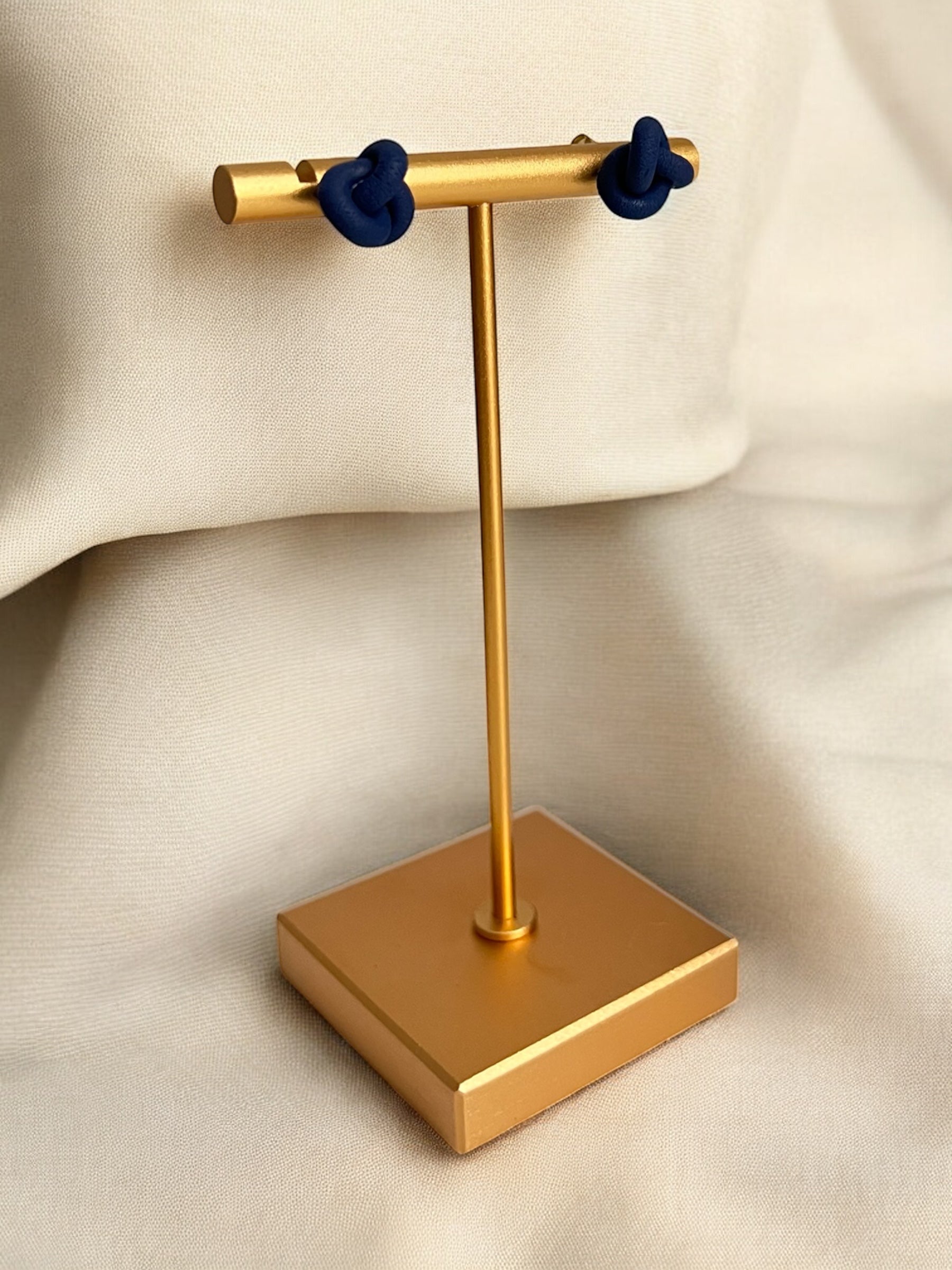 CC-Earrings - Knot Dots