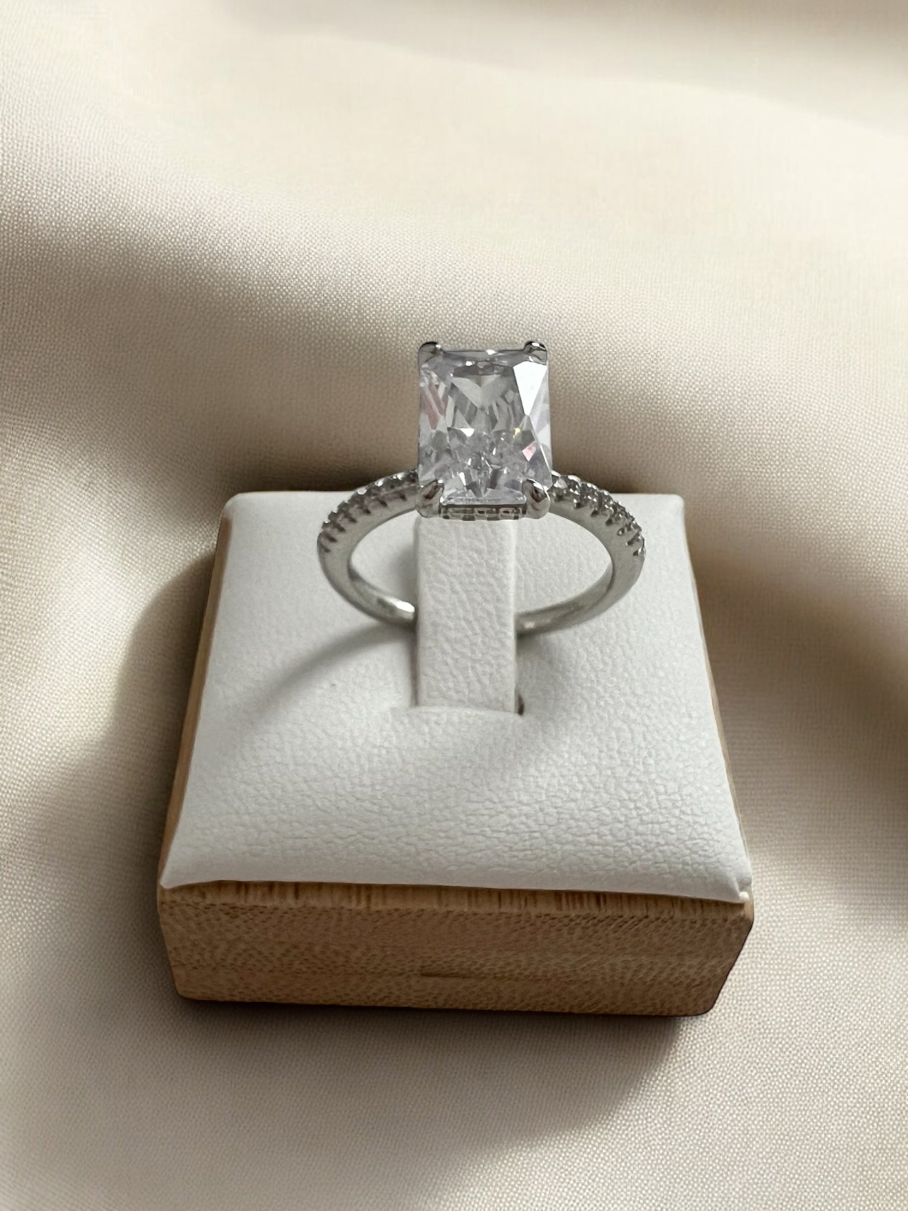 Ring - Crystal Whisper