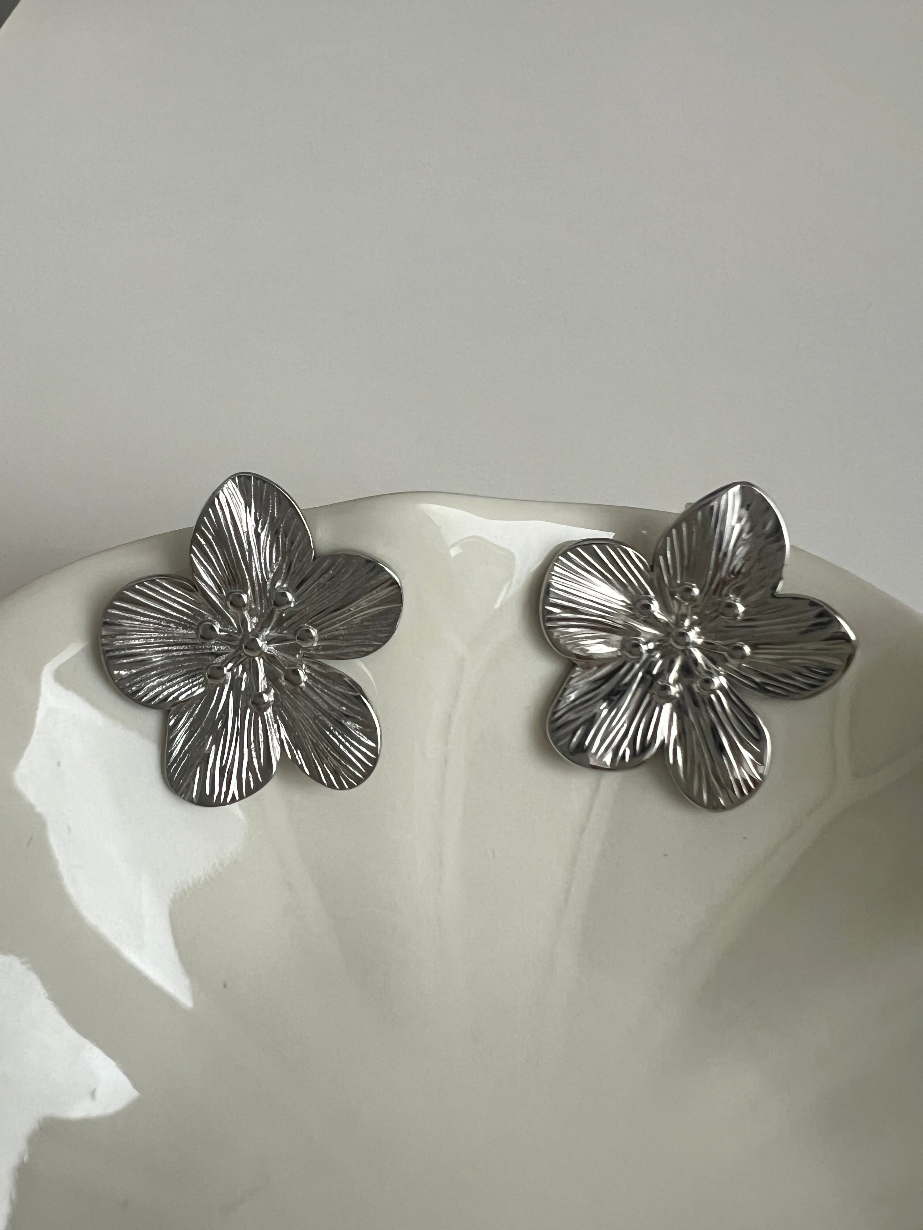Earrings - Bloom Bliss Silver