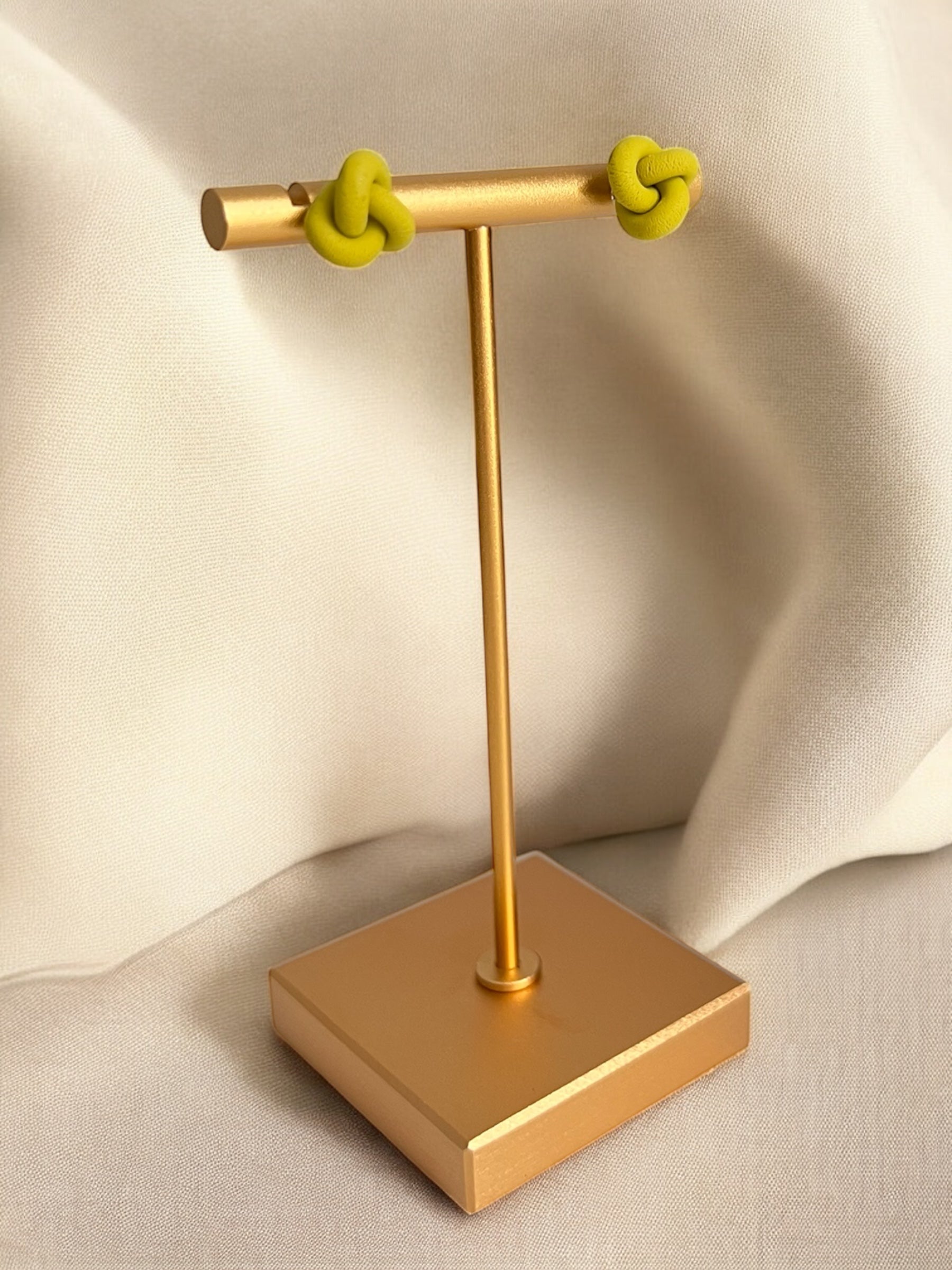 CC-Earrings - Knot Dots