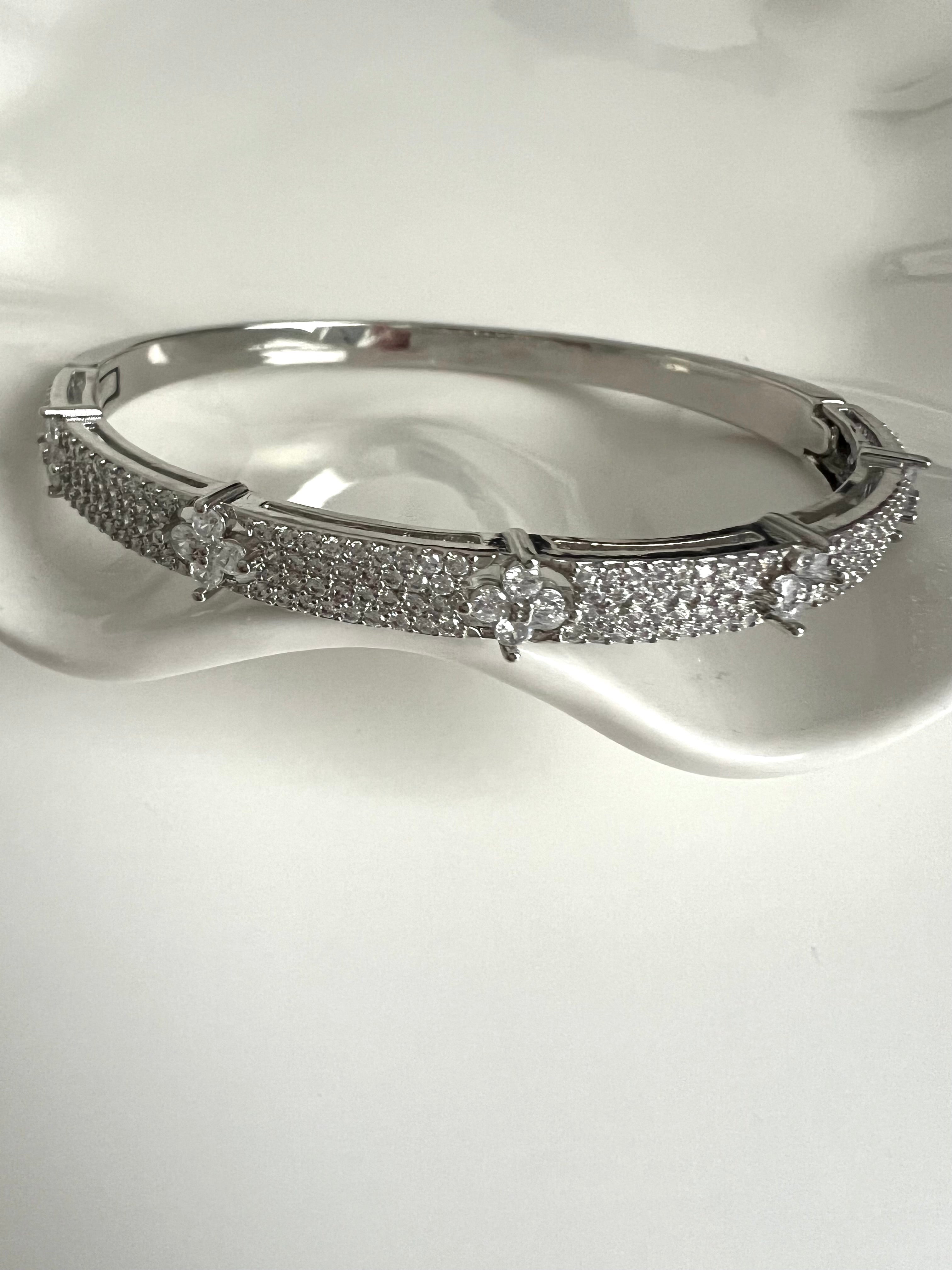 Bangle - Arianne Silver