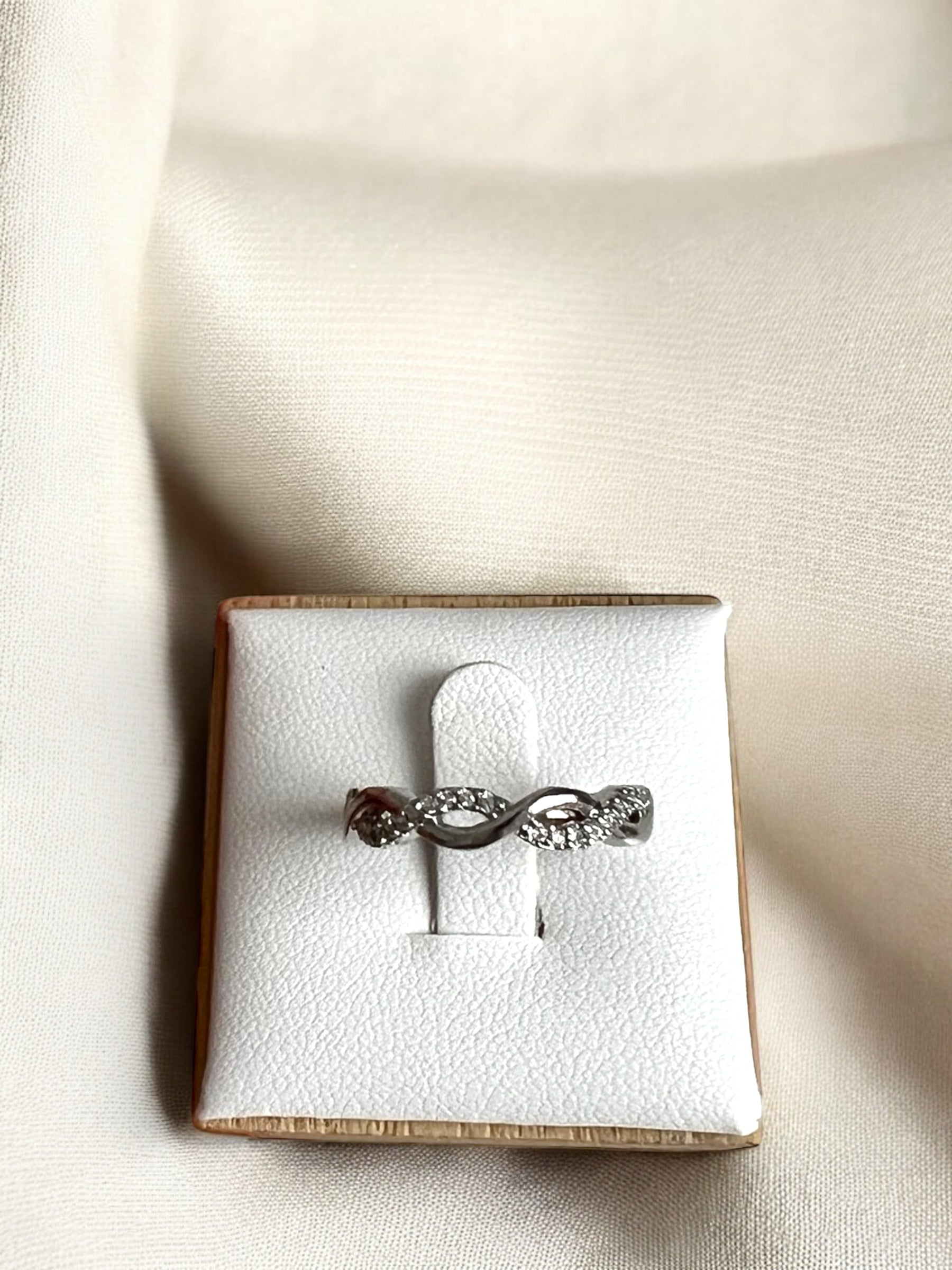 Ring - Infinity Band - 925 Sterling Silver