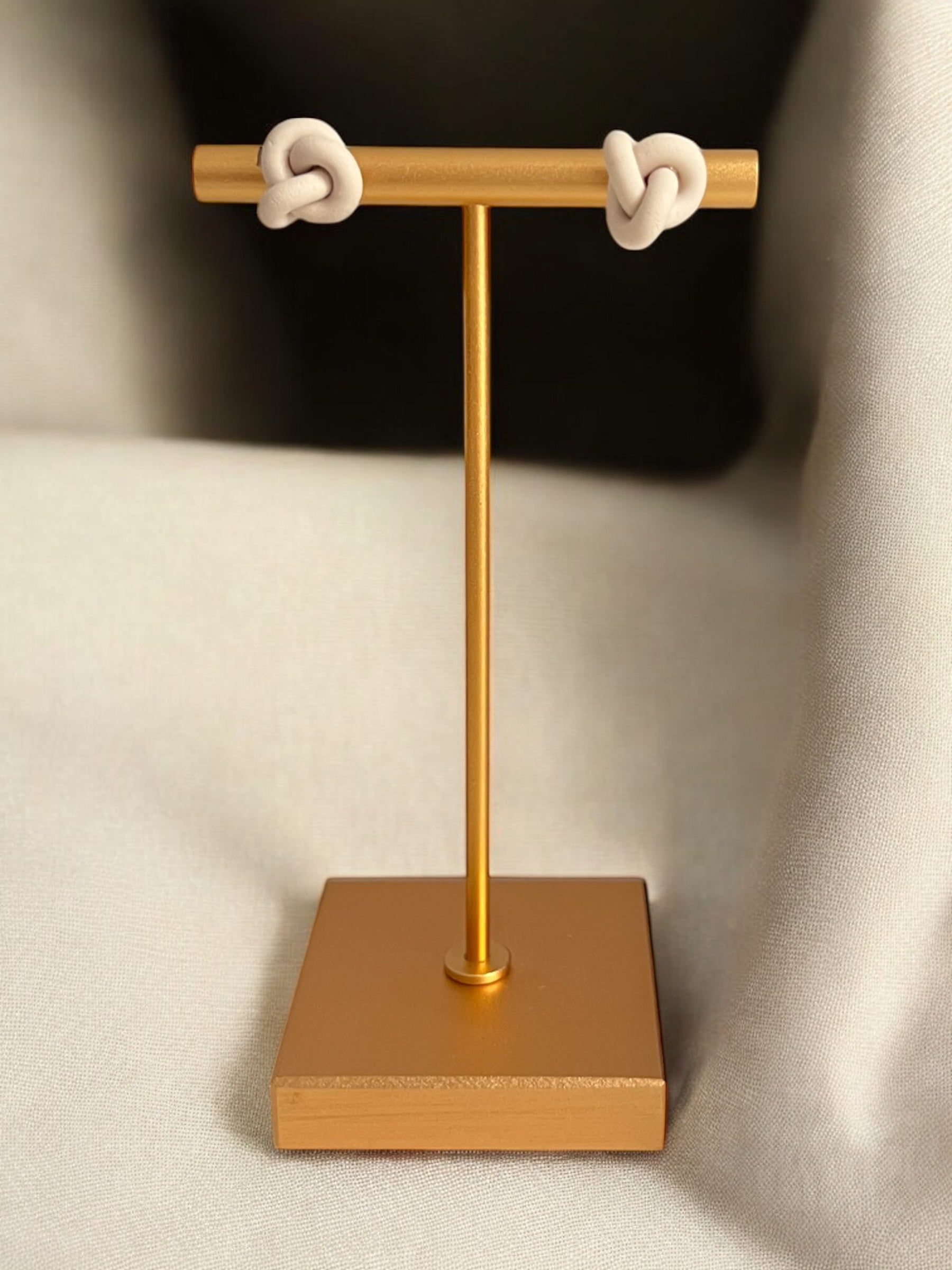 CC-Earrings - Knot Dots